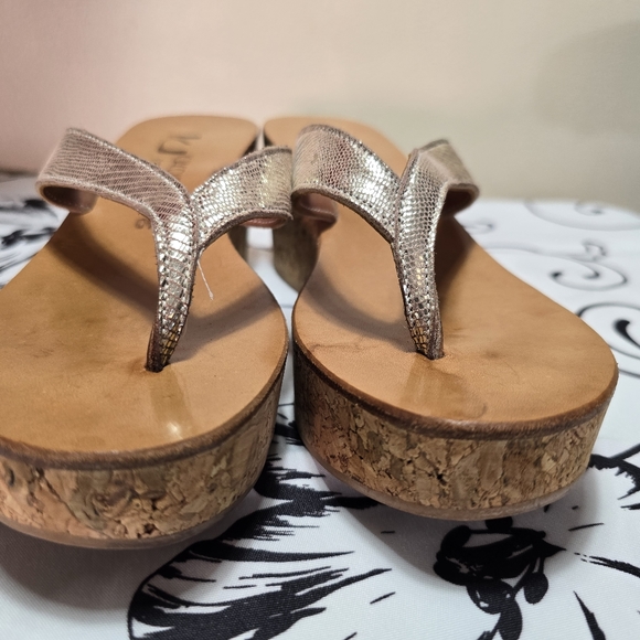♥️ K Jacques St. Tropez Diorite Gold Scale Thong Platforms Wedges - Picture 8 of 11